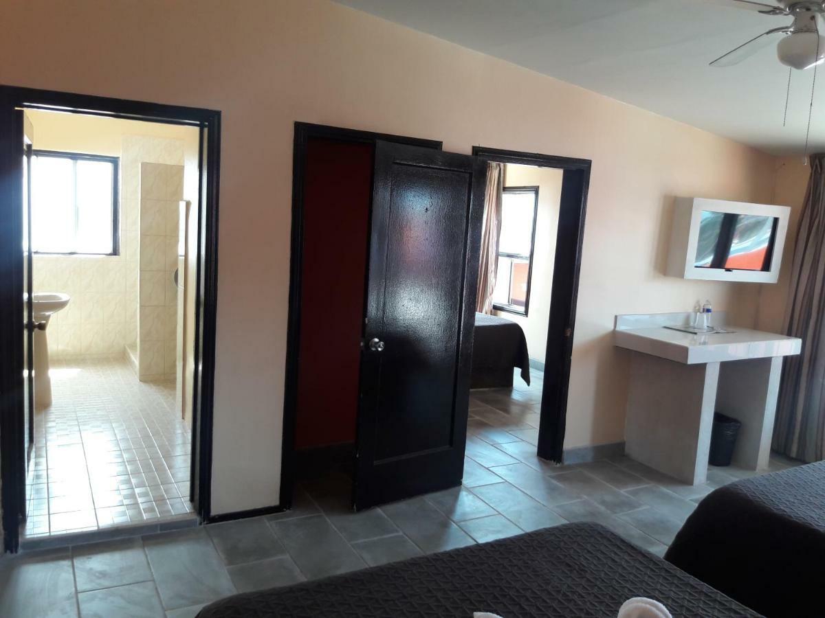 Motel Agora Ensenada Extérieur photo